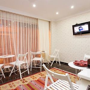 Economy Kamer met een Queen Size Bed in de Kelder